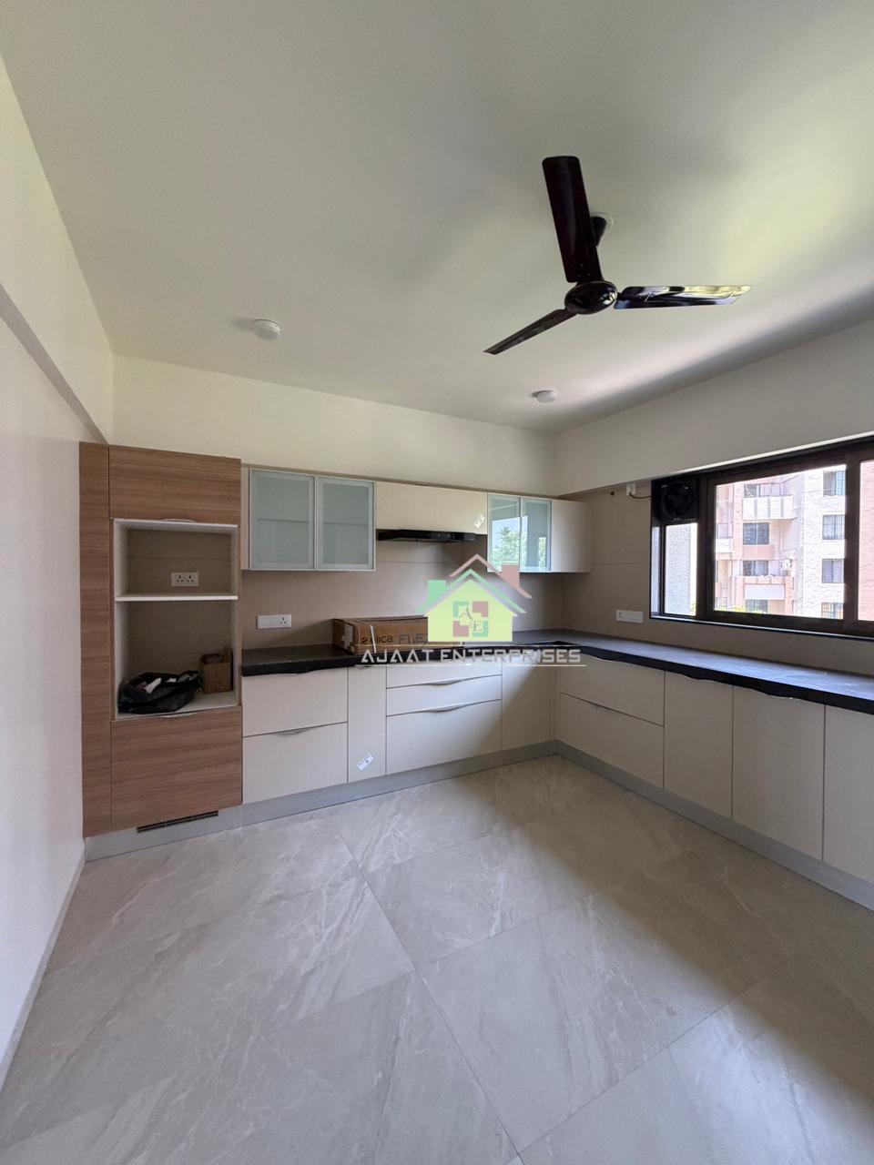 4bhk